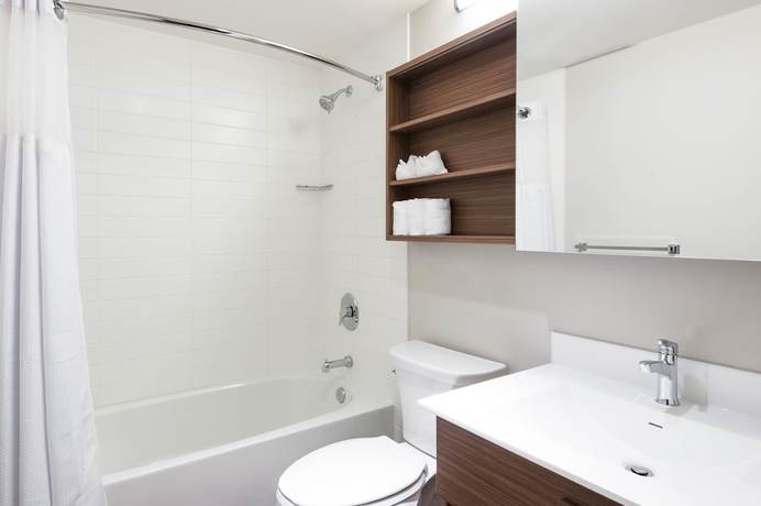 Imagen de la habitación del Hotel Microtel Inn And Suites By Wyndham Kitimat. Foto 8