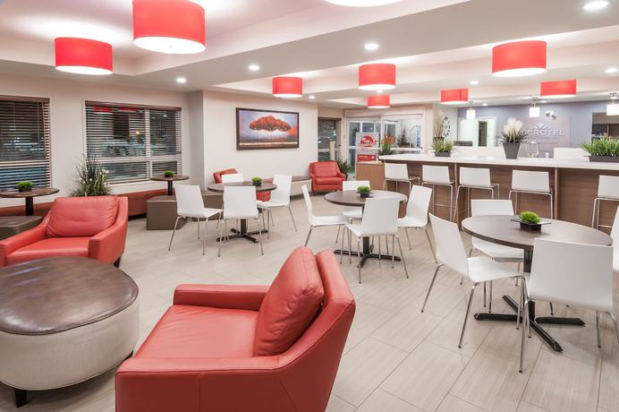 Imagen del bar/restaurante del Hotel Microtel Inn And Suites By Wyndham Kitimat. Foto 2