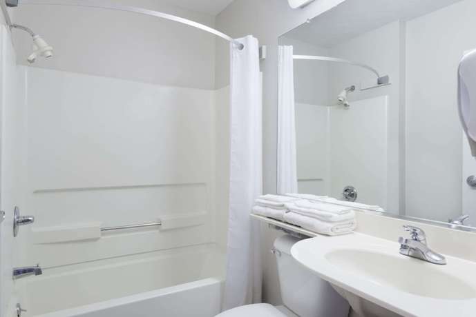 Imagen de la habitación del Hotel Microtel Inn And Suites By Wyndham London. Foto 3