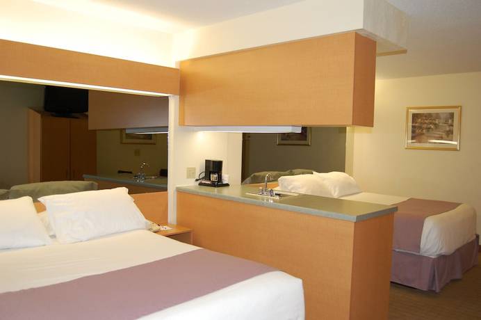 Imagen de la habitación del Hotel Microtel Inn And Suites By Wyndham Plattsburgh. Foto 15