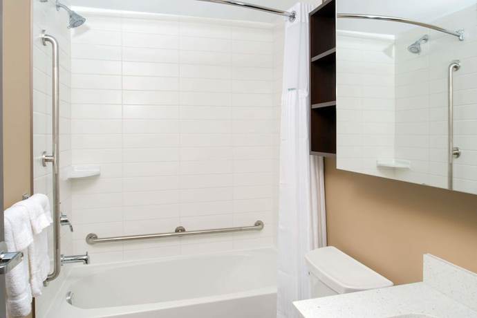 Imagen de la habitación del Hotel Microtel Inn And Suites By Wyndham Red Deer. Foto 10