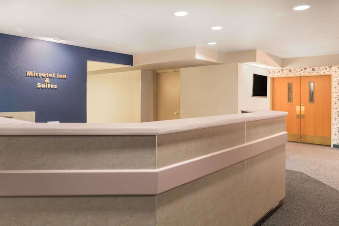 Imagen de los interiores del Hotel Microtel Inn And Suites By Wyndham Sainte Genevieve. Foto 15