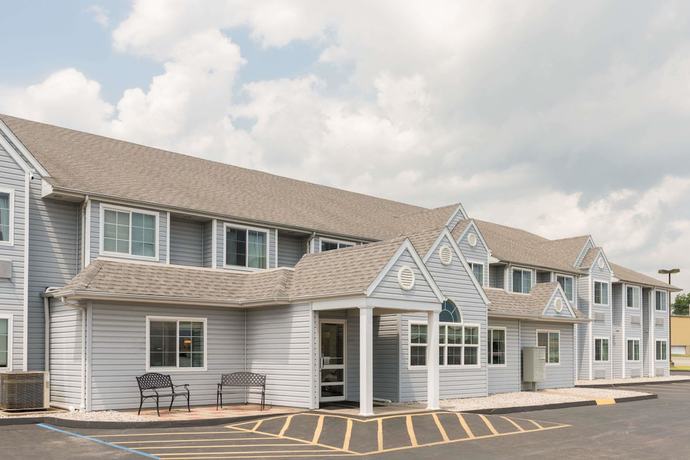 Imagen general del Hotel Microtel Inn And Suites By Wyndham Sainte Genevieve. Foto 2