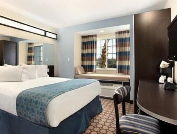 Imagen de la habitación del Hotel Microtel Inn And Suites By Wyndham Spring Hill/weeki Wachee. Foto 7