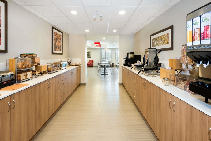 Imagen del bar/restaurante del Hotel Microtel Inn And Suites By Wyndham Sudbury. Foto 2