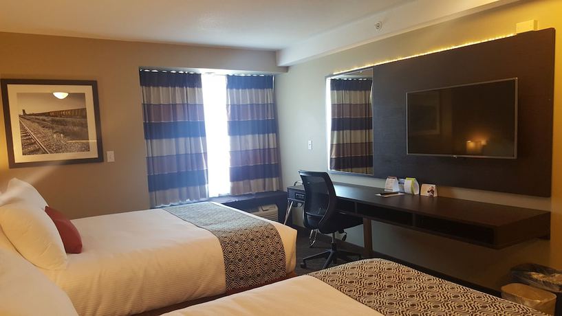 Imagen de la habitación del Hotel Microtel Inn And Suites By Wyndham Whitecourt. Foto 6