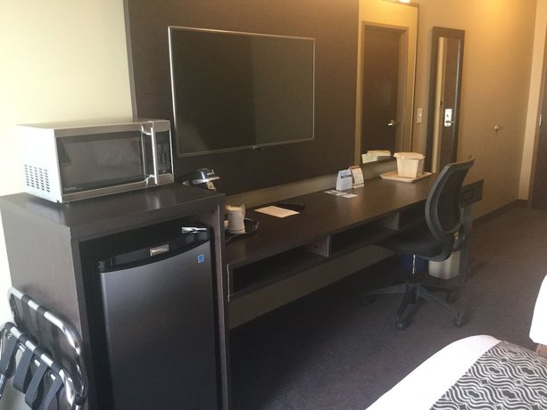 Imagen de la habitación del Hotel Microtel Inn And Suites By Wyndham Whitecourt. Foto 12