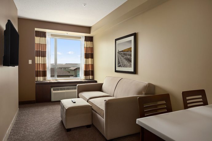 Imagen de la habitación del Hotel Microtel Inn And Suites By Wyndham Whitecourt. Foto 14