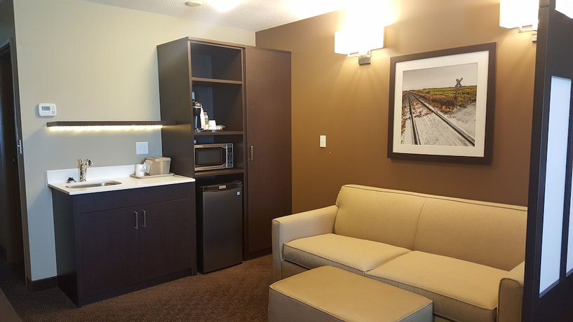Imagen de la habitación del Hotel Microtel Inn And Suites By Wyndham Whitecourt. Foto 15