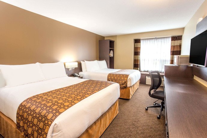Imagen de la habitación del Hotel Microtel Inn And Suites By Wyndham Whitecourt. Foto 17
