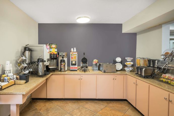 Imagen del bar/restaurante del Hotel Microtel Inn By Wyndham Bowling Green. Foto 3