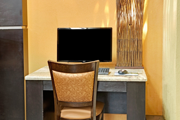 Imagen de los interiores del Hotel Microtel Inn By Wyndham Charlotte/university Place. Foto 8