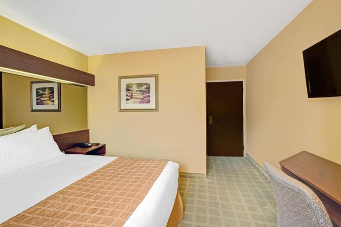 Imagen de la habitación del Hotel Microtel Inn By Wyndham Cornelius/lake Norman. Foto 12