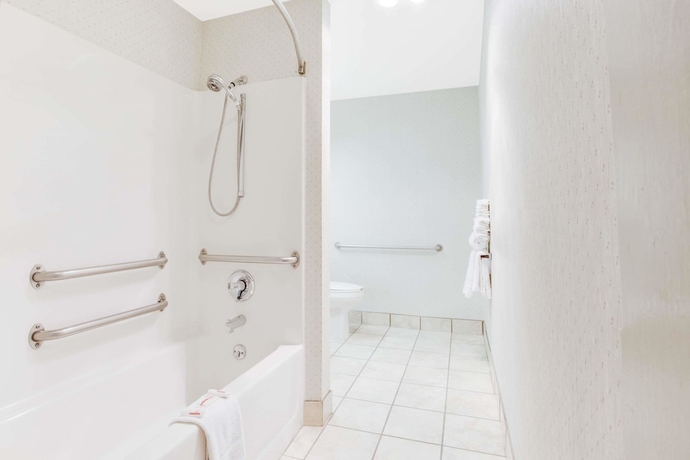 Imagen de la habitación del Hotel Microtel Inn By Wyndham Greensboro. Foto 14