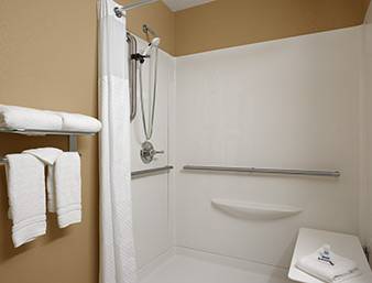 Imagen de la habitación del Hotel Microtel Inn By Wyndham Mineral Wells/parkersburg. Foto 7