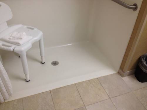 Imagen de la habitación del Hotel Microtel Inn By Wyndham Mineral Wells/parkersburg. Foto 9