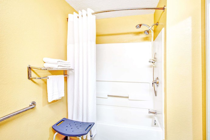 Imagen de la habitación del Hotel Microtel Inn By Wyndham Newport News Airport. Foto 8