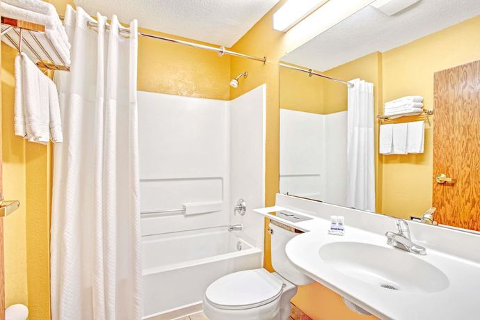 Imagen de la habitación del Hotel Microtel Inn By Wyndham Newport News Airport. Foto 9