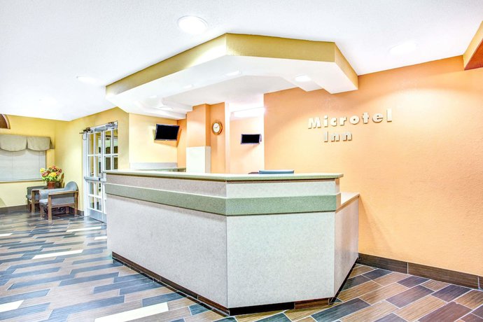 Imagen de los interiores del Hotel Microtel Inn By Wyndham Newport News Airport. Foto 13