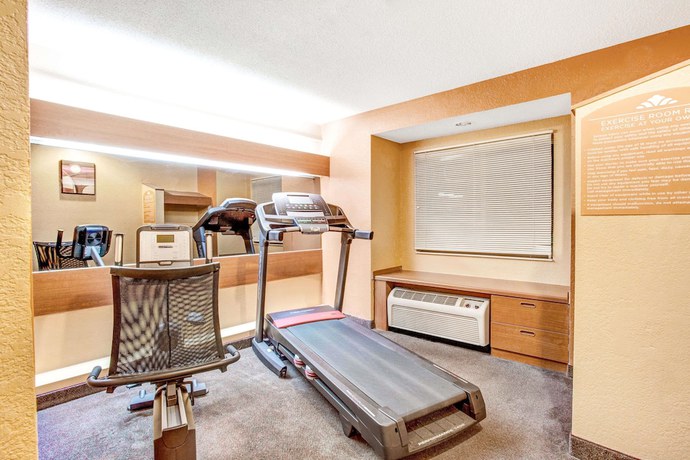 Imagen de los interiores del Hotel Microtel Inn By Wyndham Newport News Airport. Foto 14