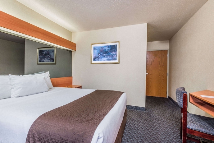 Imagen de la habitación del Hotel Microtel Inn & Suites By Wyndham Bethel/danbury. Foto 6