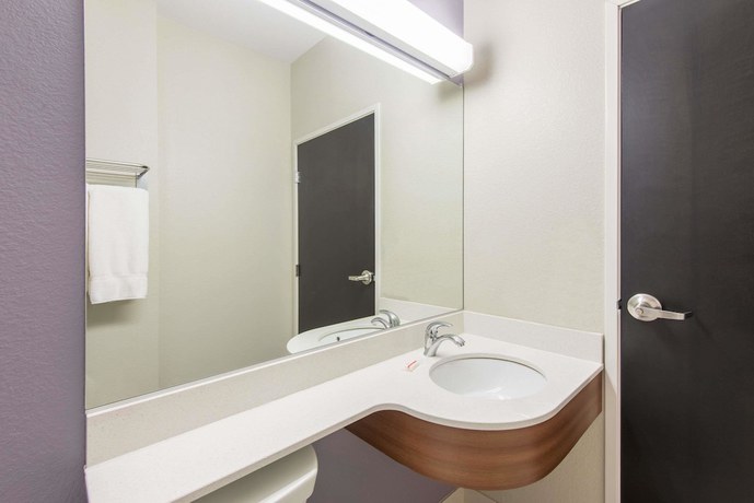 Imagen de la habitación del Hotel Microtel Inn & Suites By Wyndham Cadiz. Foto 9