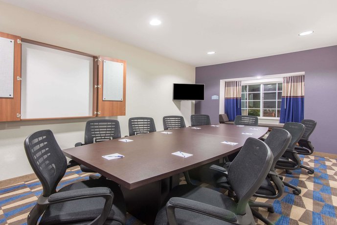 Imagen de los interiores del Hotel Microtel Inn & Suites By Wyndham Cadiz. Foto 15