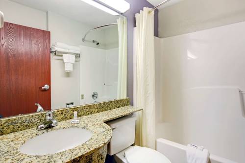 Imagen de la habitación del Hotel Microtel Inn & Suites By Wyndham Cherokee. Foto 9