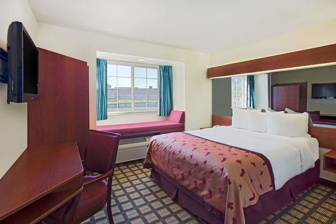 Imagen de la habitación del Hotel Microtel Inn & Suites By Wyndham Holland. Foto 6