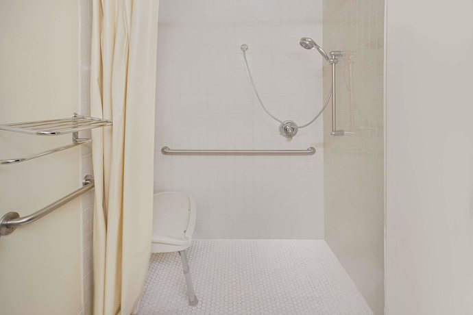 Imagen de la habitación del Hotel Microtel Inn & Suites By Wyndham Holland. Foto 7