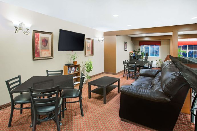 Imagen de los interiores del Hotel Microtel Inn & Suites By Wyndham Holland. Foto 11