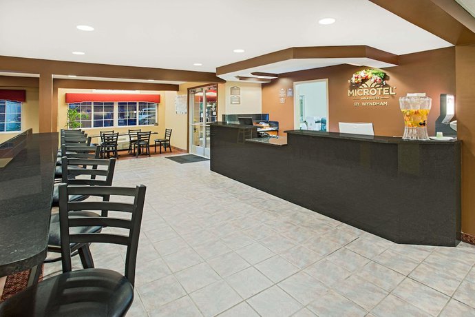 Imagen de los interiores del Hotel Microtel Inn & Suites By Wyndham Holland. Foto 12