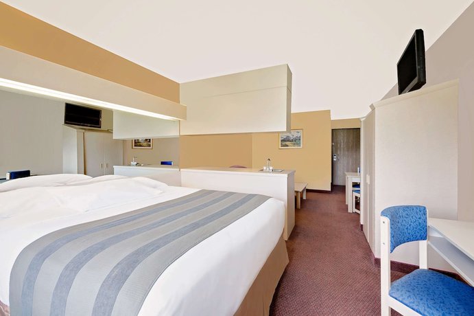 Imagen de la habitación del Hotel Microtel Inn & Suites By Wyndham Joplin. Foto 12