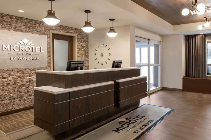 Imagen de los interiores del Hotel Microtel Inn & Suites By Wyndham Lloydminster. Foto 19