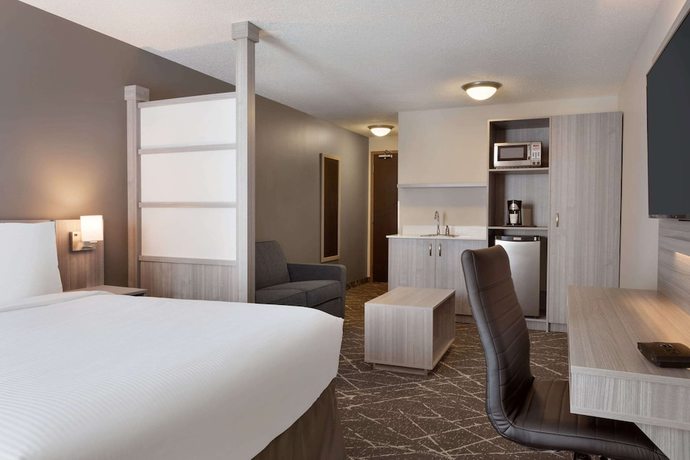 Imagen de la habitación del Hotel Microtel Inn & Suites By Wyndham Lloydminster. Foto 16