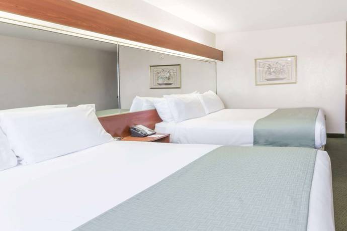 Imagen de la habitación del Hotel Microtel Inn & Suites Marianna. Foto 9