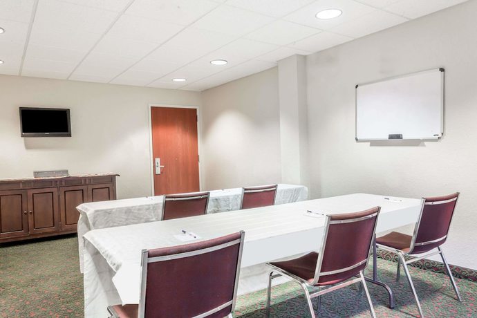 Imagen de los interiores del Hotel Microtel Inn & Suites Marianna. Foto 17