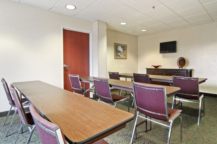 Imagen de los interiores del Hotel Microtel Inn & Suites Marianna. Foto 18