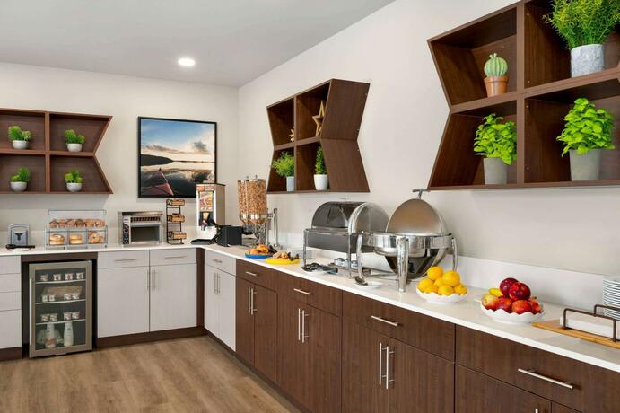 Imagen del bar/restaurante del Hotel Microtel Inn & Suites by Wyndham Antigonish. Foto 12