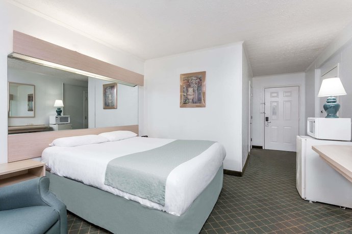 Imagen de la habitación del Hotel Microtel Inn & Suites by Wyndham Athens. Foto 3