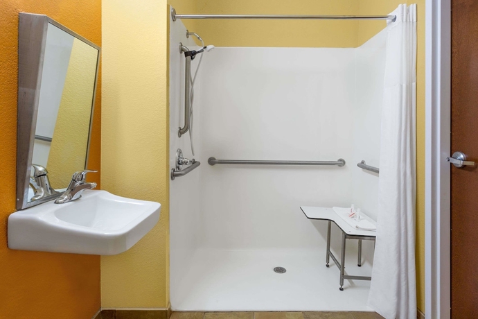 Imagen de la habitación del Hotel Microtel Inn & Suites by Wyndham Greenville/University Medical Park. Foto 11