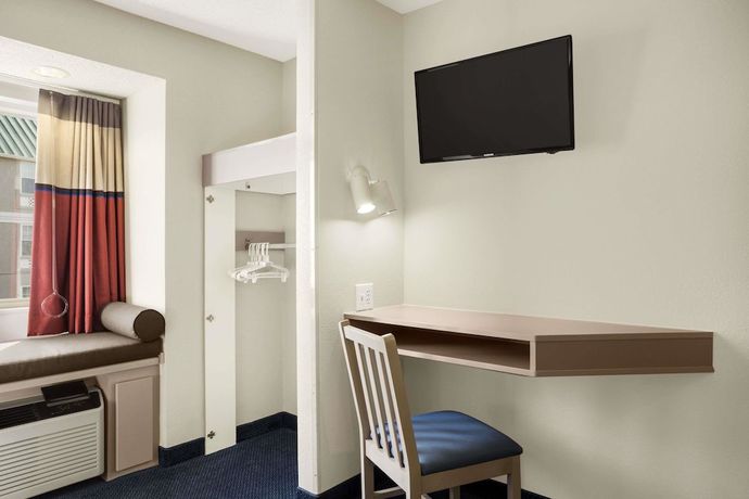 Imagen de la habitación del Hotel Microtel Inn & Suites by Wyndham Louisville East. Foto 5