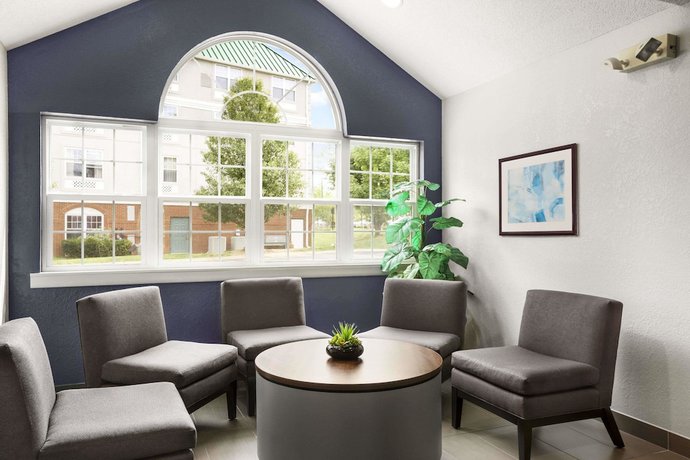 Imagen de los interiores del Hotel Microtel Inn & Suites by Wyndham Louisville East. Foto 15