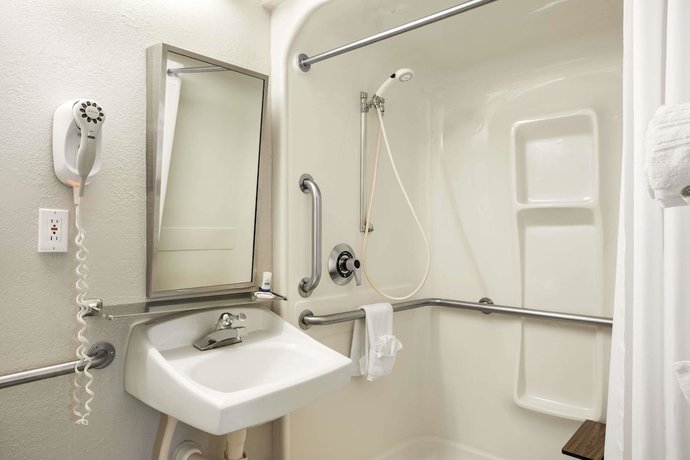 Imagen de la habitación del Hotel Microtel Inn & Suites by Wyndham Louisville East. Foto 7