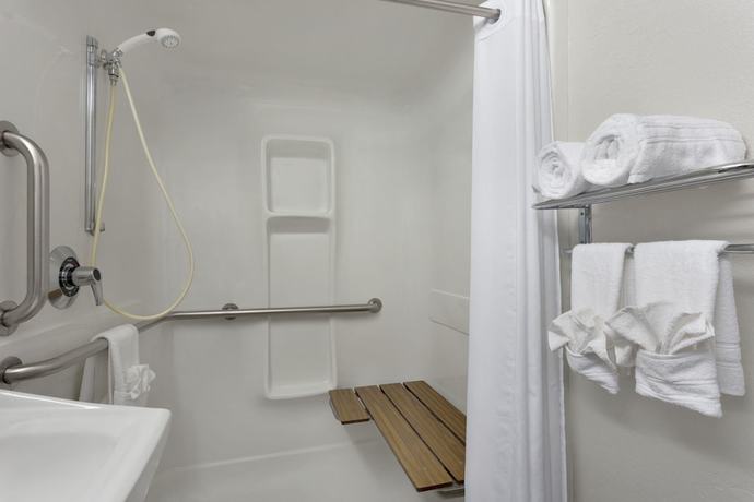 Imagen de la habitación del Hotel Microtel Inn & Suites by Wyndham Louisville East. Foto 10