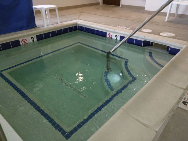 Imagen de la piscina del Hotel Microtel Inn & Suites by Wyndham Minot. Foto 20