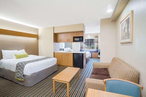 Imagen de la habitación del Hotel Microtel Inn & Suites by Wyndham Pigeon Forge. Foto 2