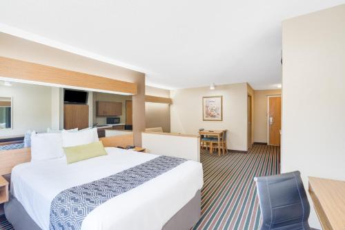 Imagen de la habitación del Hotel Microtel Inn & Suites by Wyndham Pigeon Forge. Foto 7