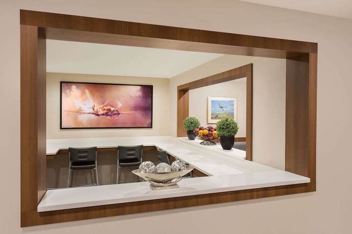 Imagen de los interiores del Hotel Microtel Inn & Suites by Wyndham Richmond Airport. Foto 14