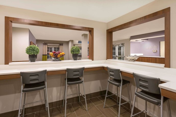 Imagen de los interiores del Hotel Microtel Inn & Suites by Wyndham Richmond Airport. Foto 15